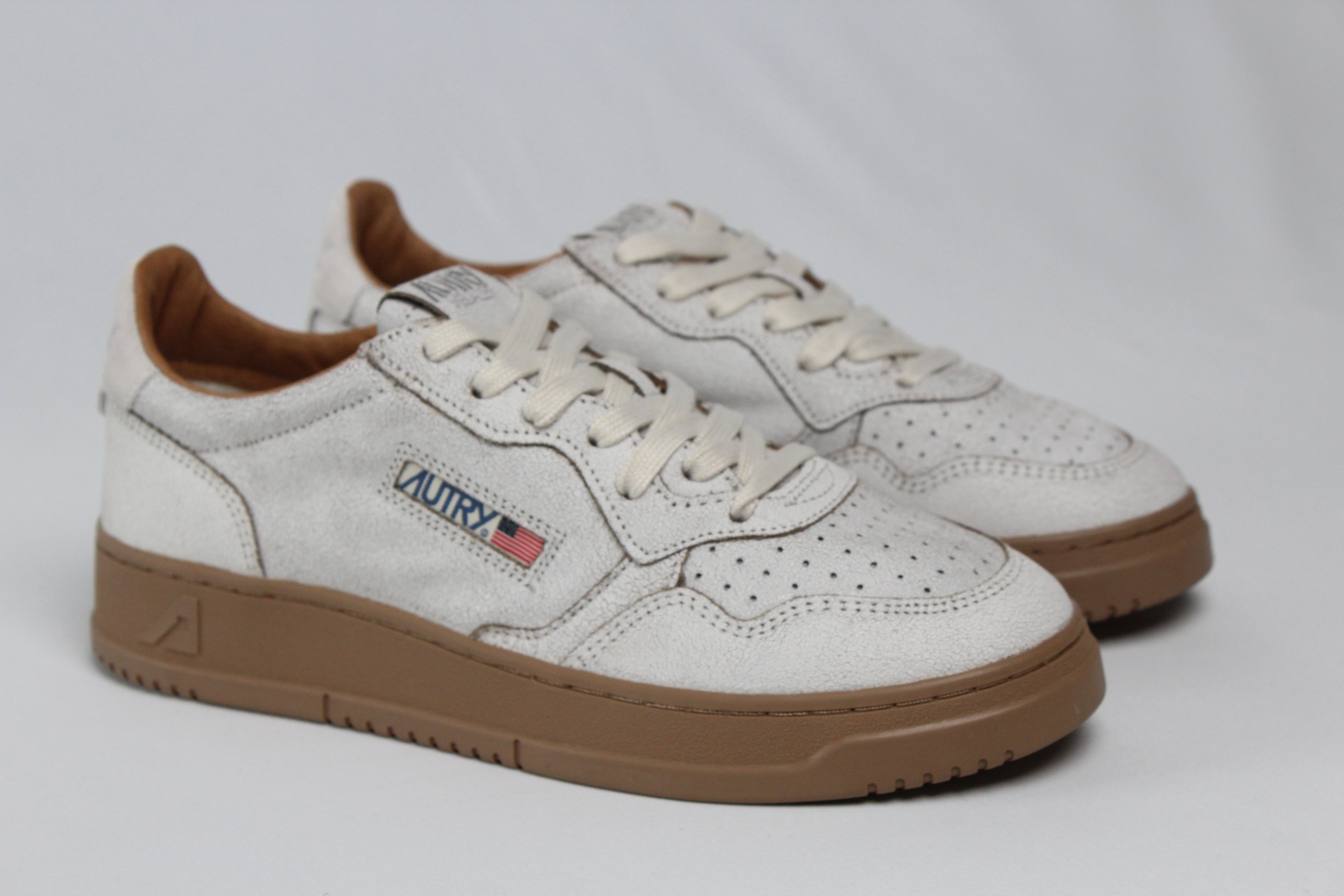 AI/SS25 AULM-RA02  SNEAKERS MEDALIST SUE/SCRAP WHT/TABACCO