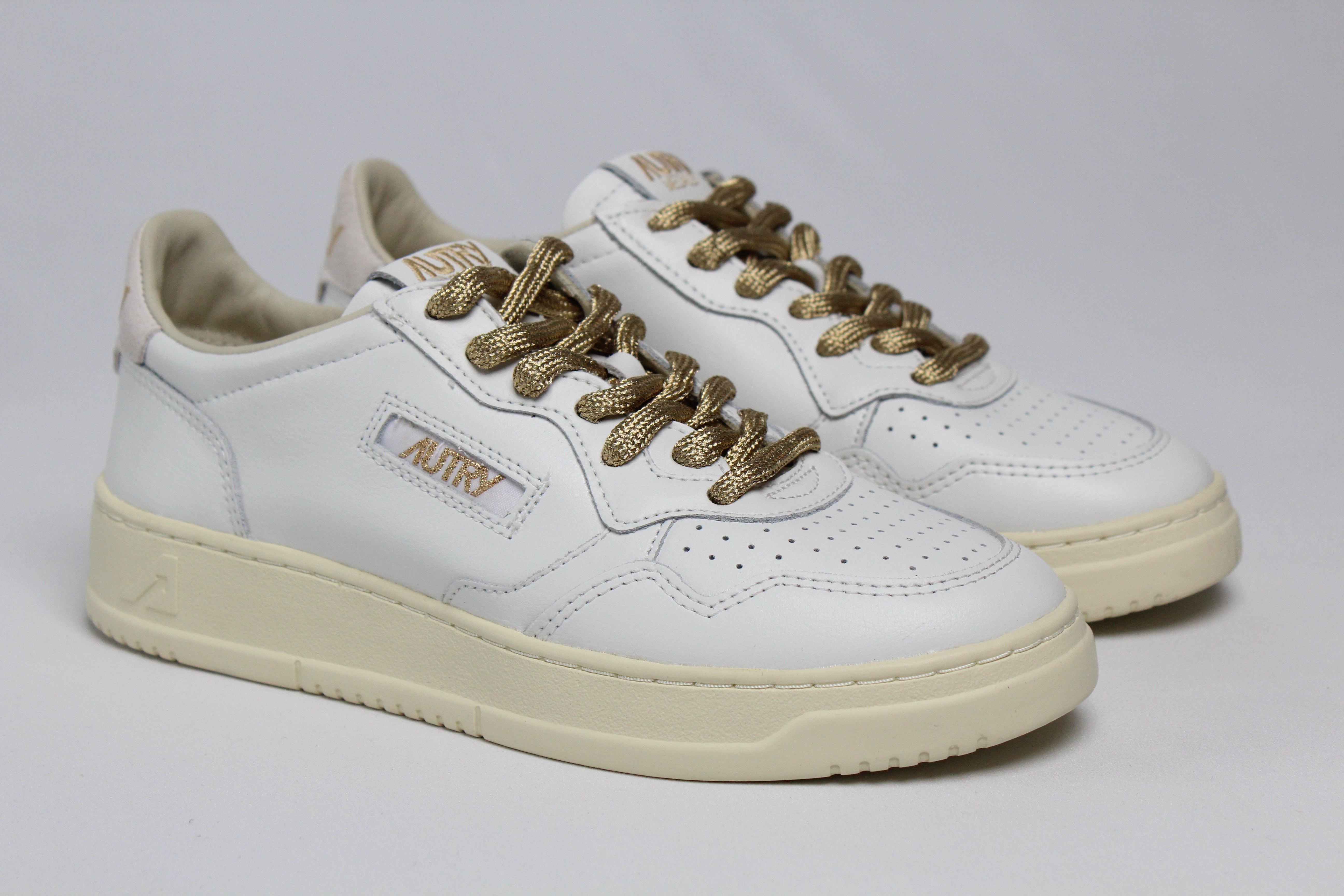 AI/SS25 AULW-SW01 SNEAKERS MEDALIST LEAT/SWOLL  WHT/WHT