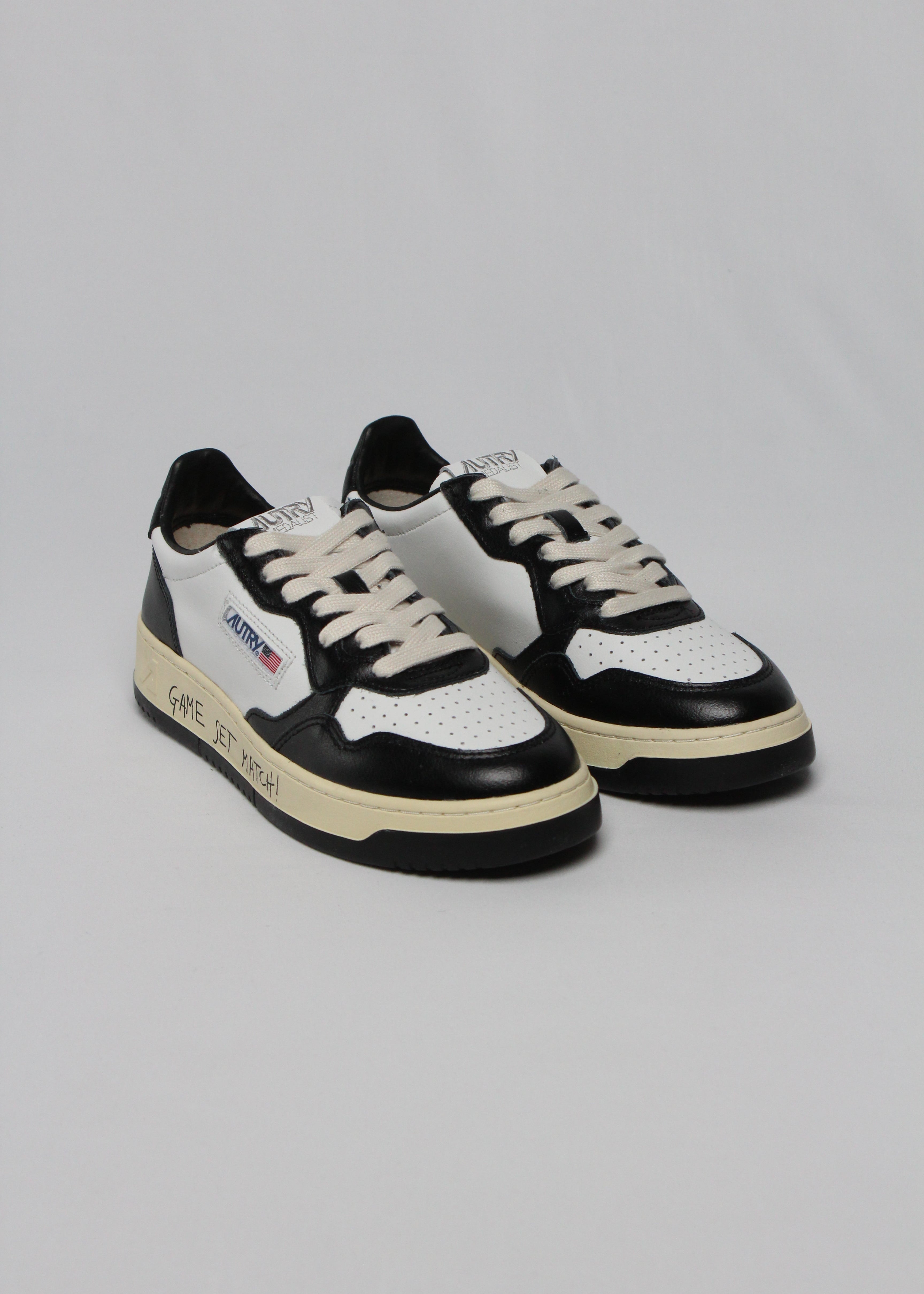 AI/SS25 AULW-BH02  SNEAKERS MEDALIST MATCH/BIC WHT/BLACK