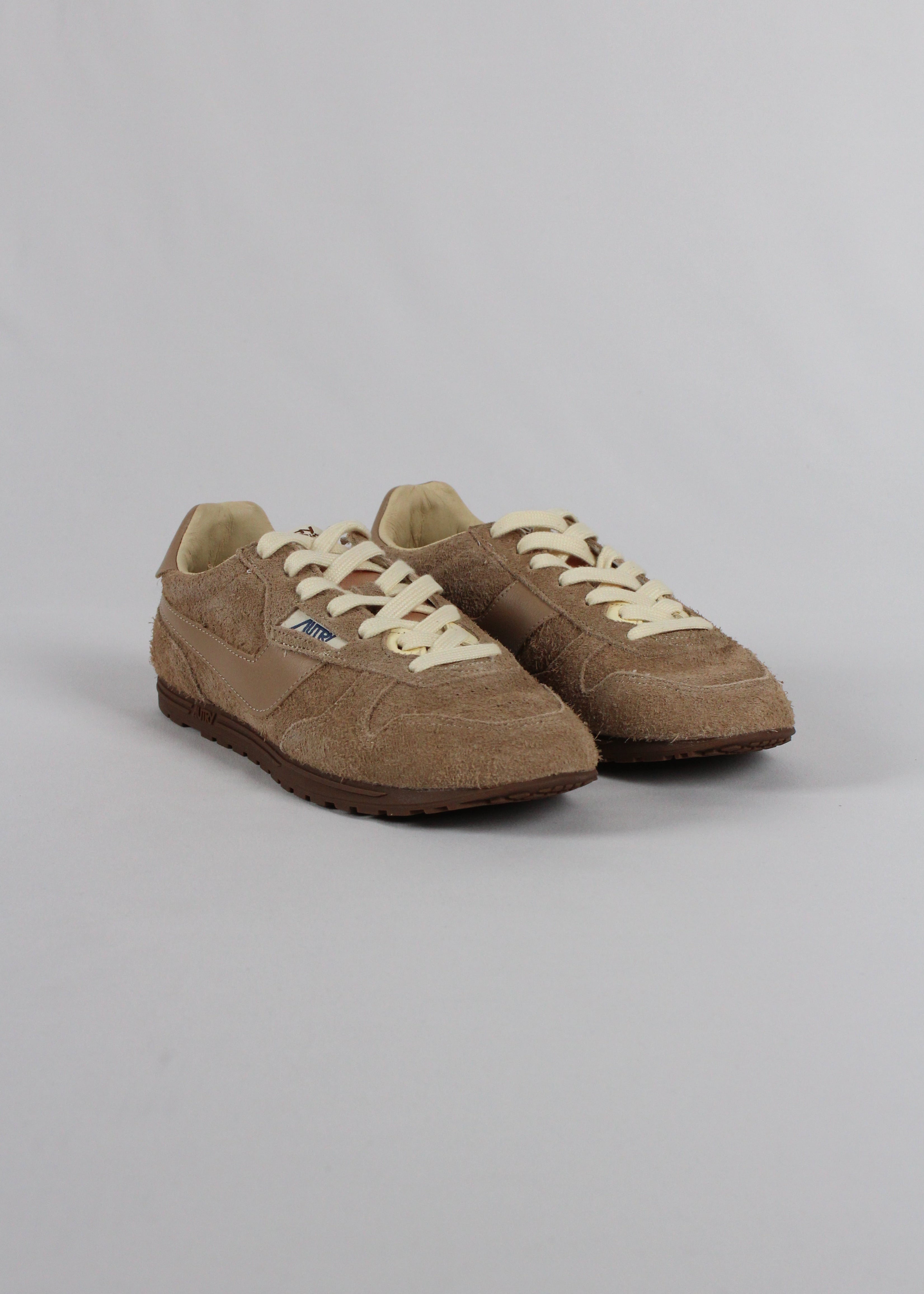 AI/SS25 WSLW-UA02  SNEAKERS  WINDSPIN  SUE/LEA PEANUT