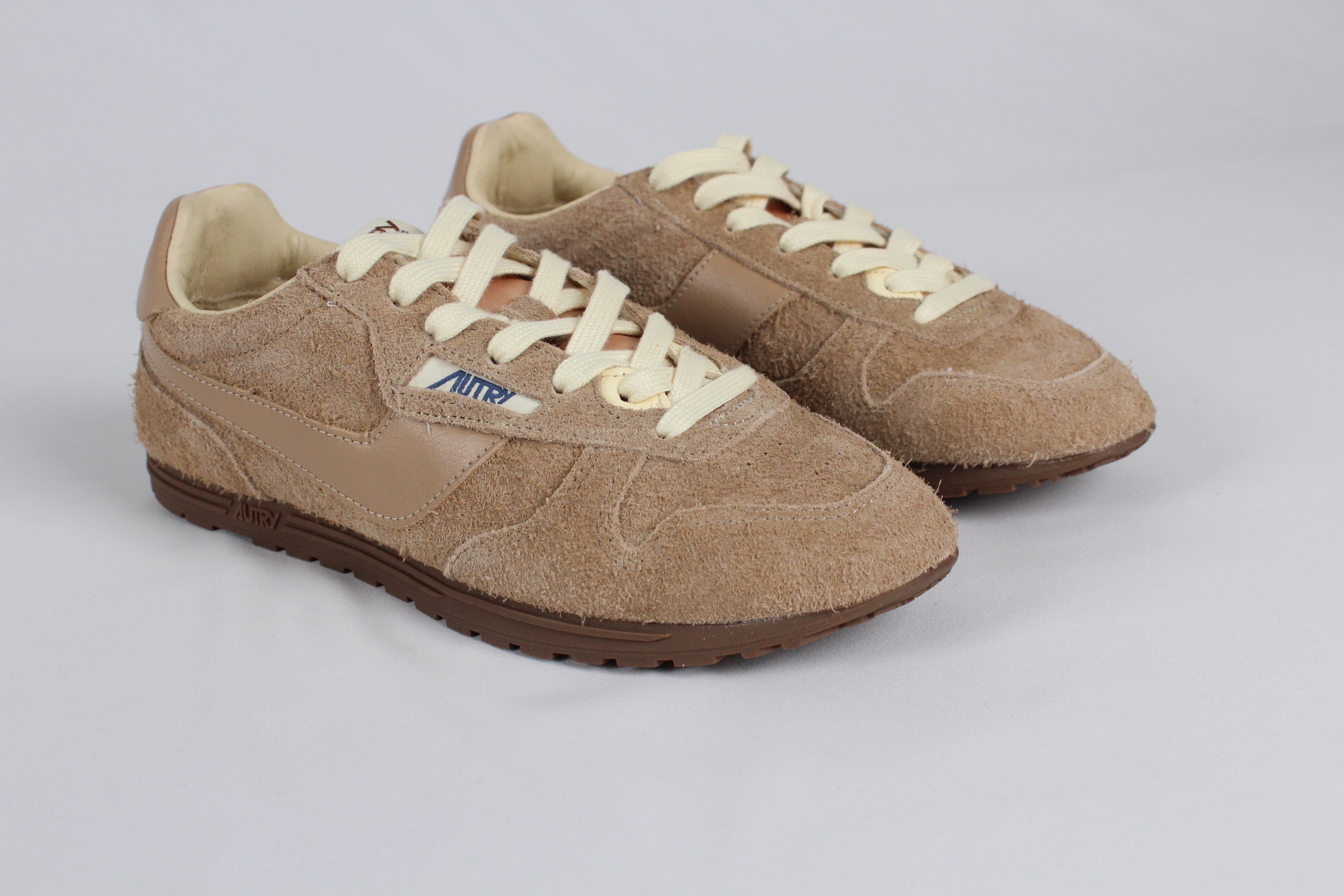 AI/SS25 WSLW-UA02  SNEAKERS  WINDSPIN  SUE/LEA PEANUT