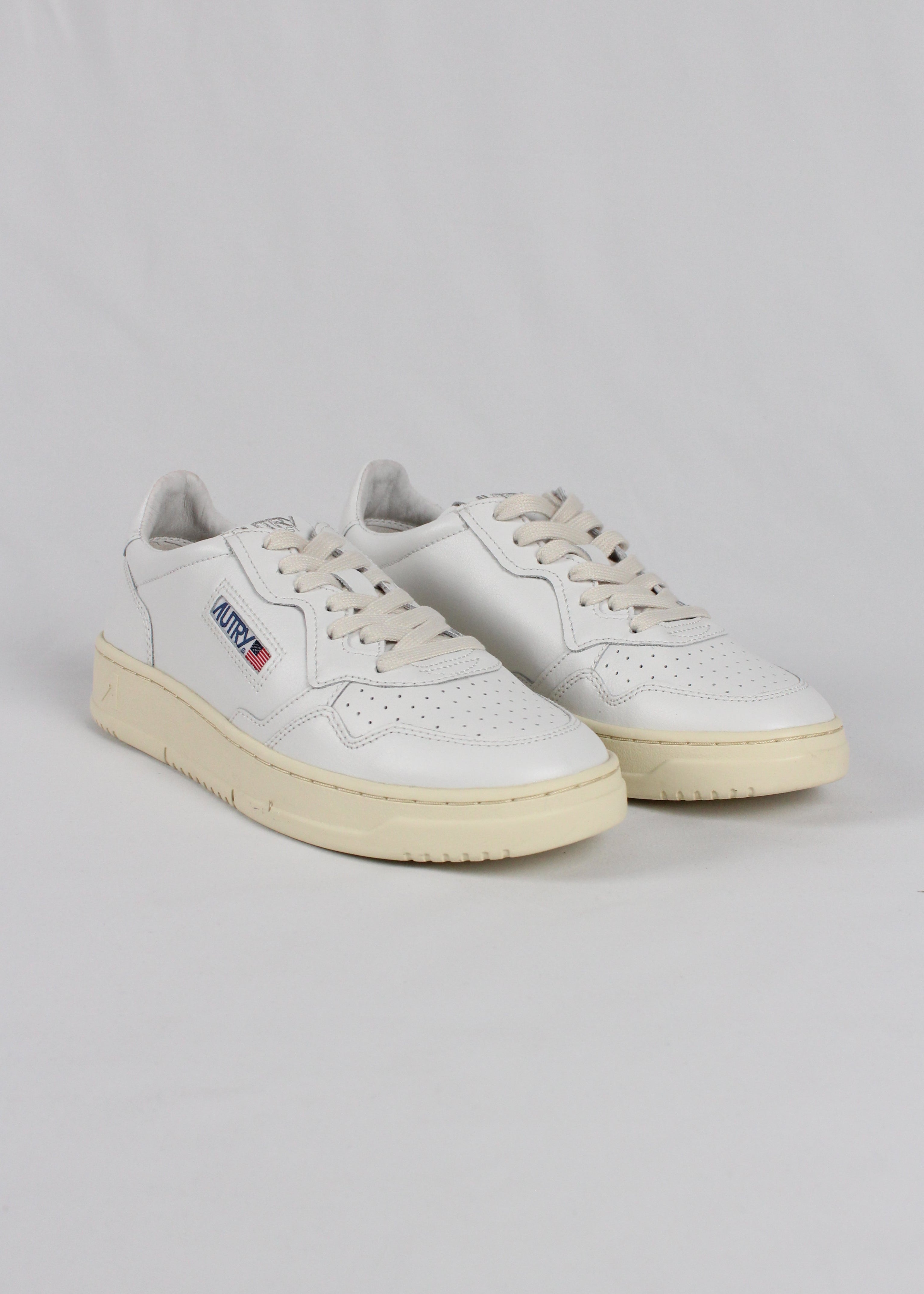 AI/SS25 AULM-LL15  SNEAKERS MEDALIST LEAT/LEAT WHT/WHT