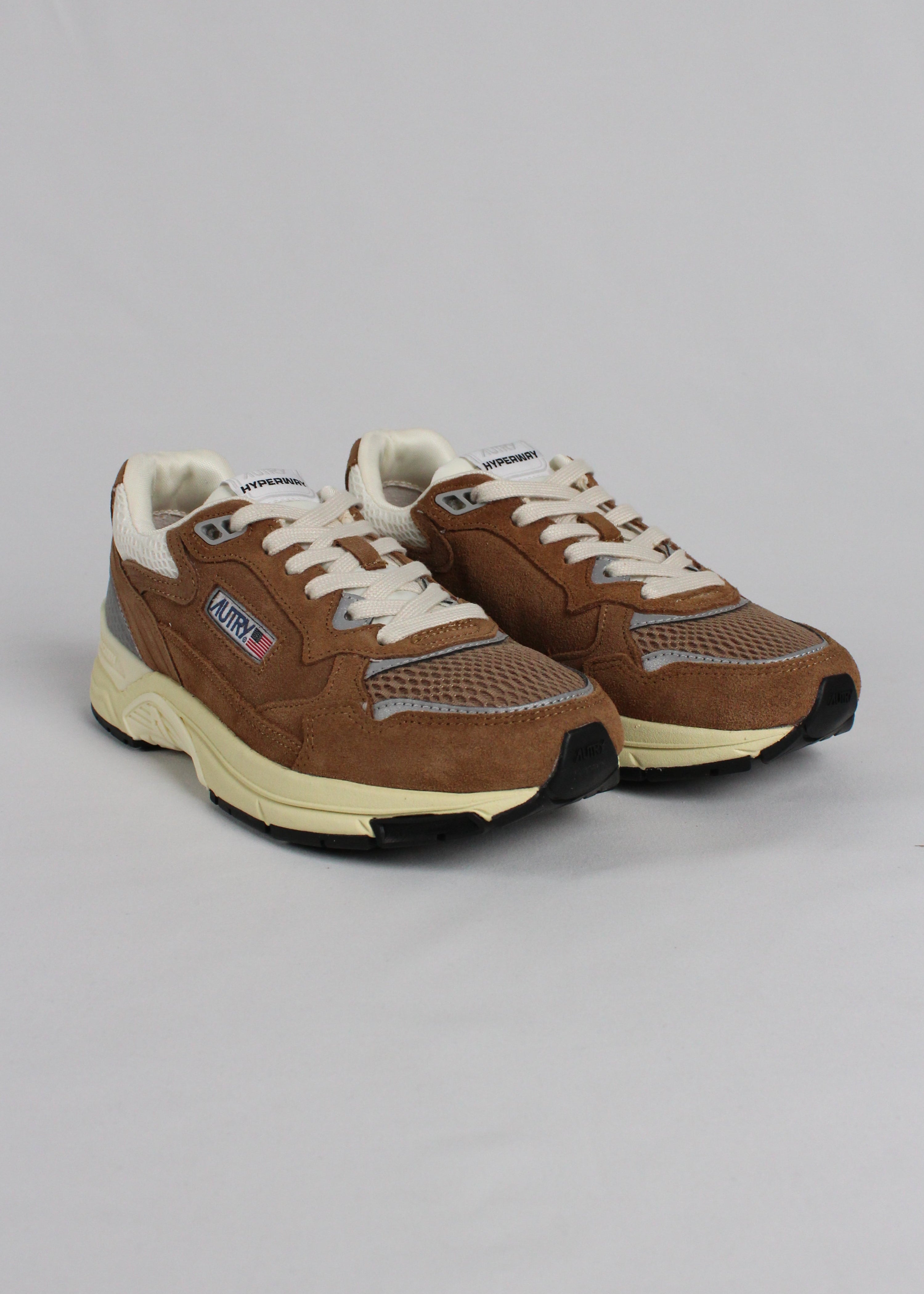 AI/SS25 HYLW-UM04  SNEAKERS  HUPERWAY  SUEDE/MESH CIGAR/SILV