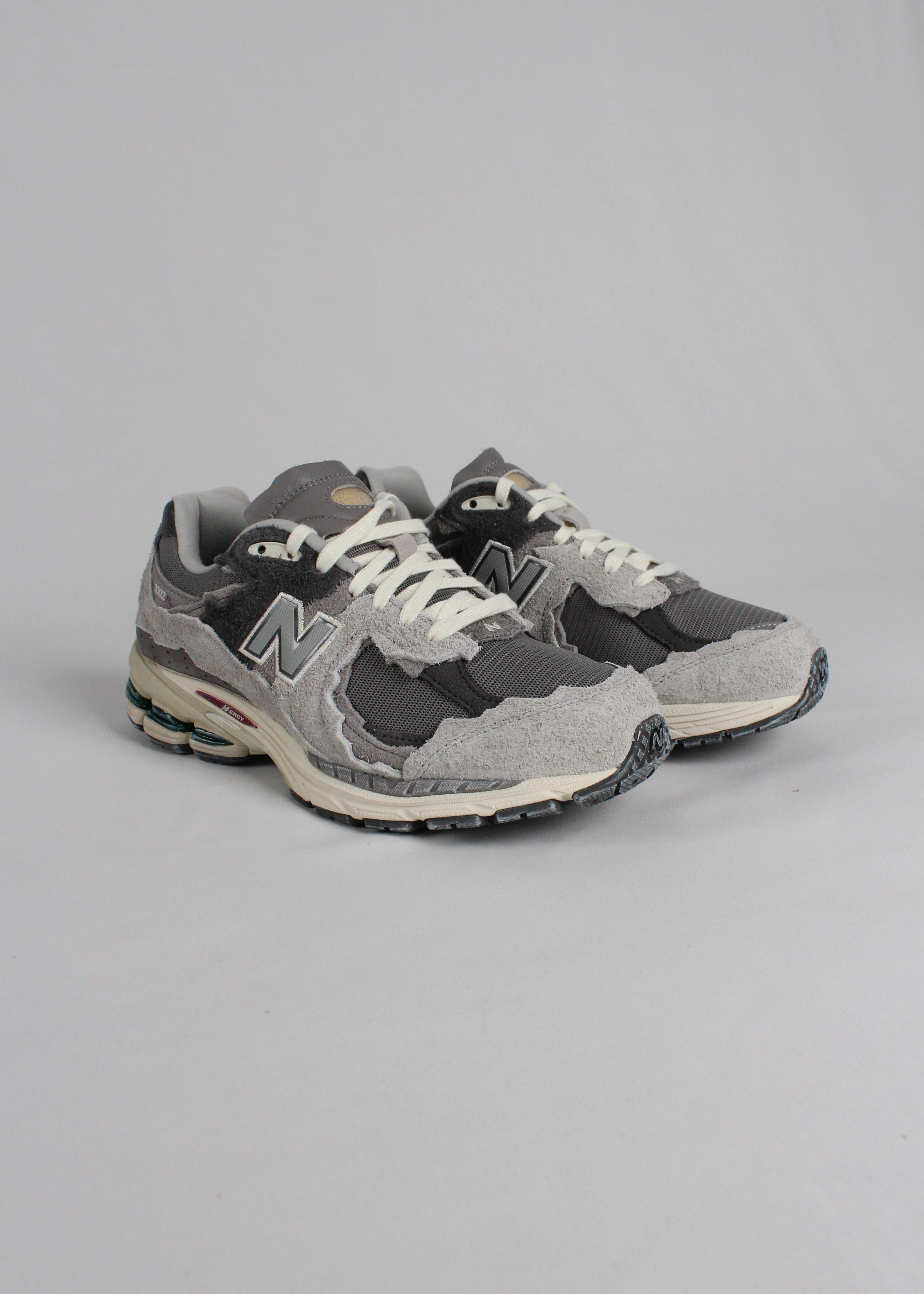 AI/SS25-M2002RDA SNEAKERS NUBUCK-MESH  GREY D