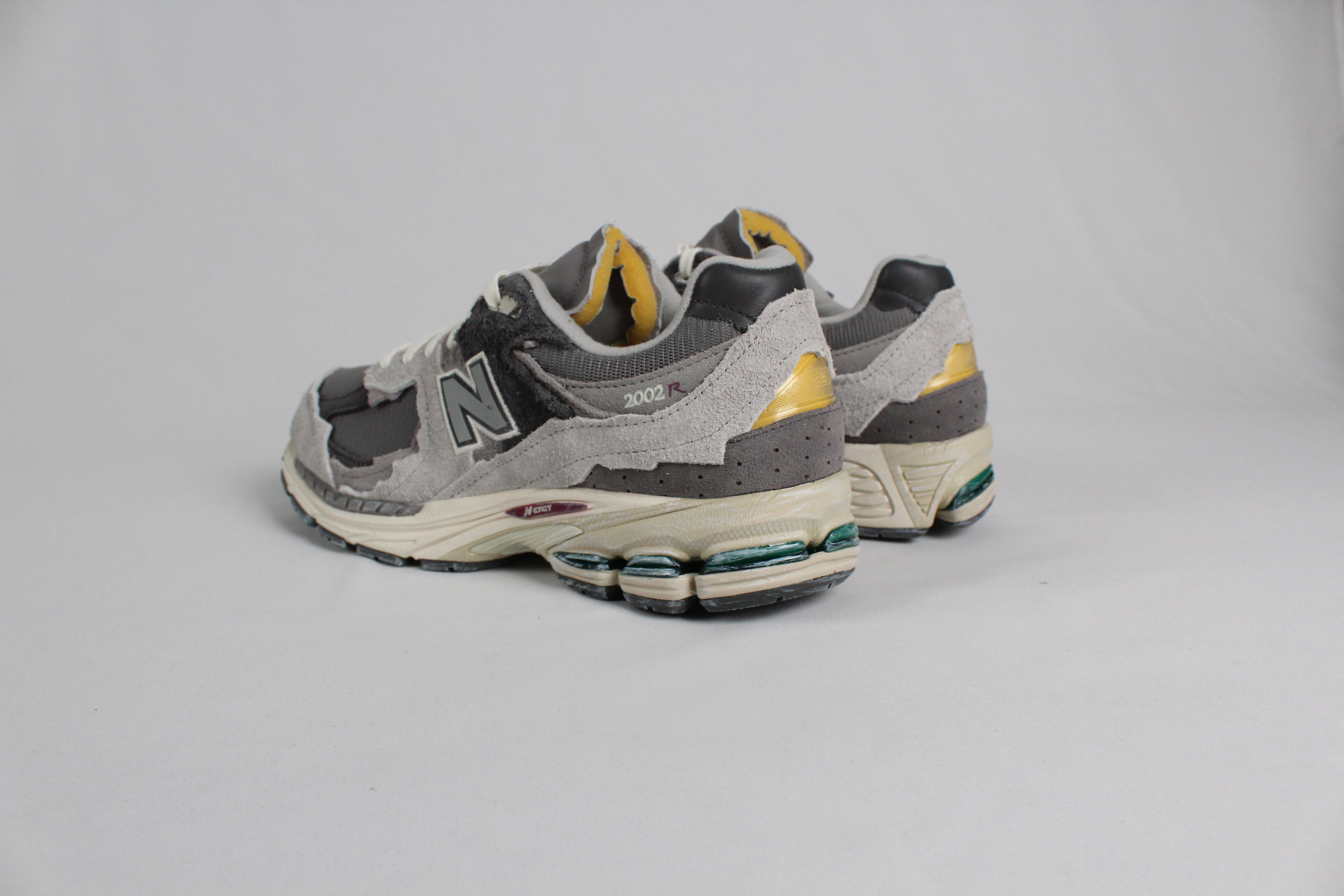 AI/SS25-M2002RDA SNEAKERS NUBUCK-MESH  GREY D