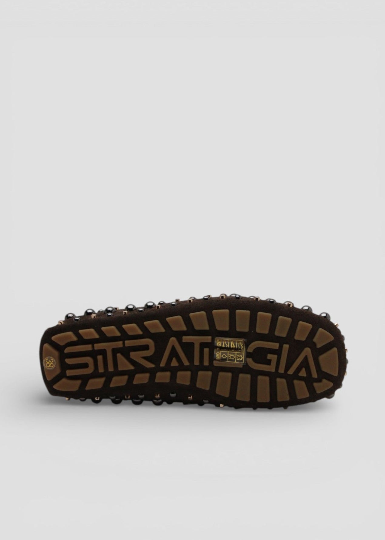 SS26-R50  Mocassino in Suede Marrone Scuro con Borchie