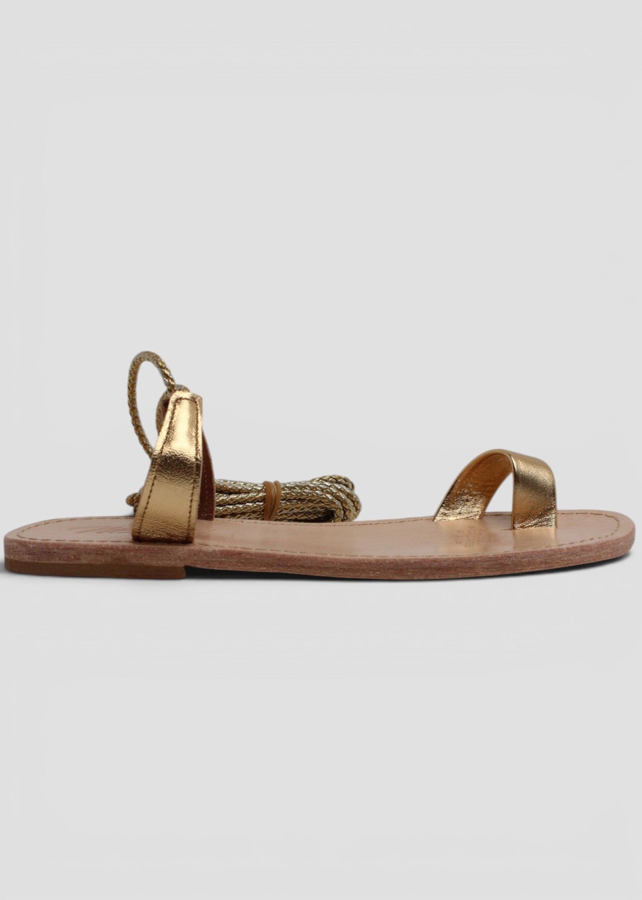 SELVAGGIA – SANDALO INFRADITO ALLACCIATO ALLA SCHIAVA IN PELLE COLOR PLATINO ORO