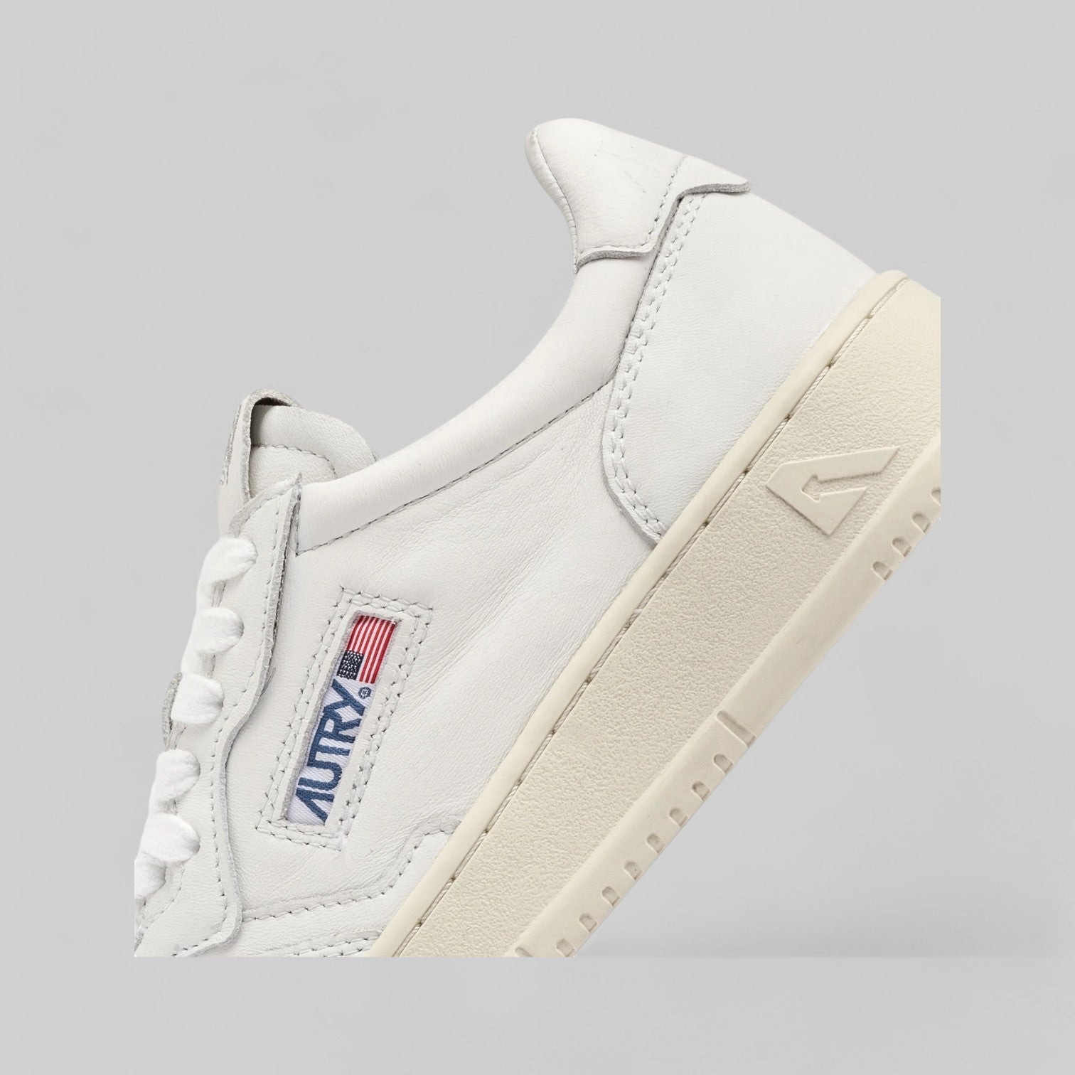 SNEAKERS AULW-GG04 MEDALIST LOW  IN PELLE BIANCA