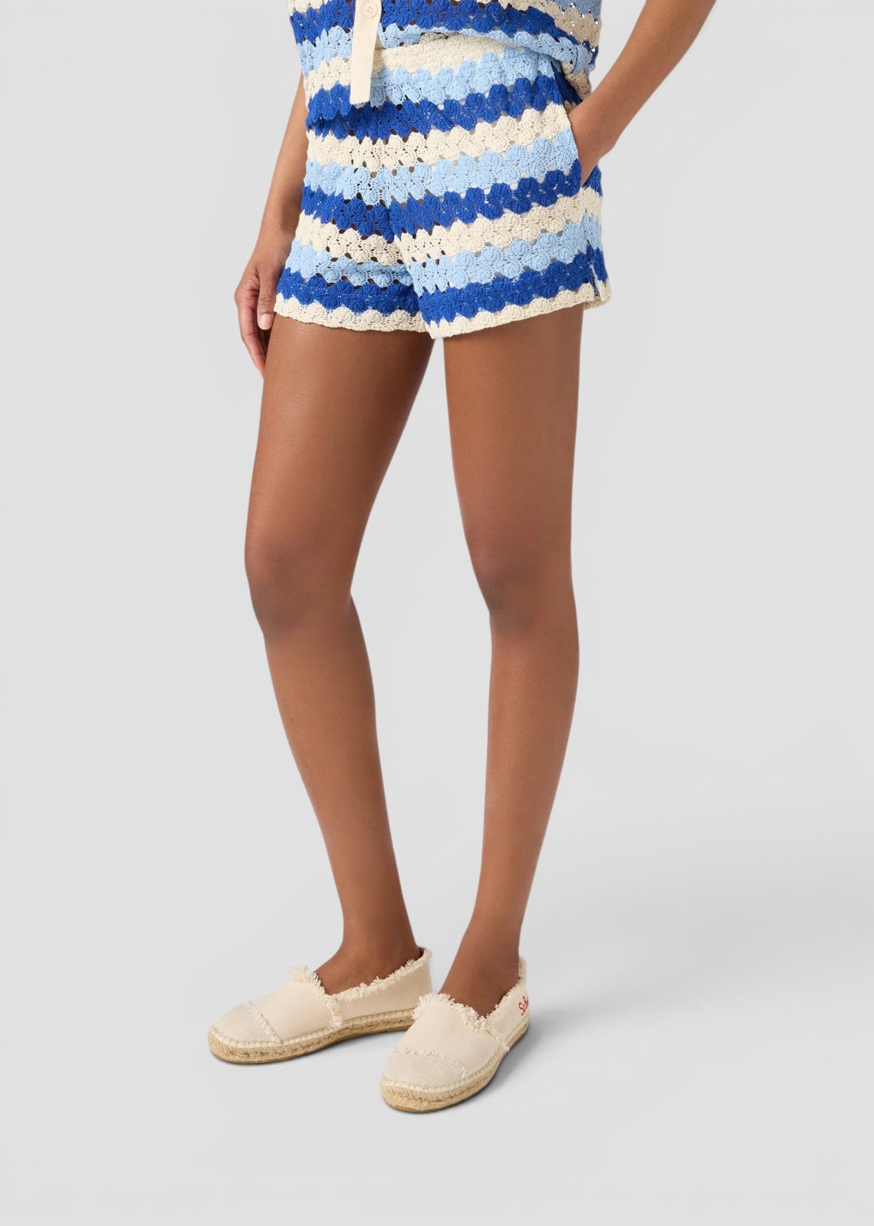 SS26-MEA002 - 00585L PANTALONCINI MEAVE - CROCHET STRIPES WAVE 6131
