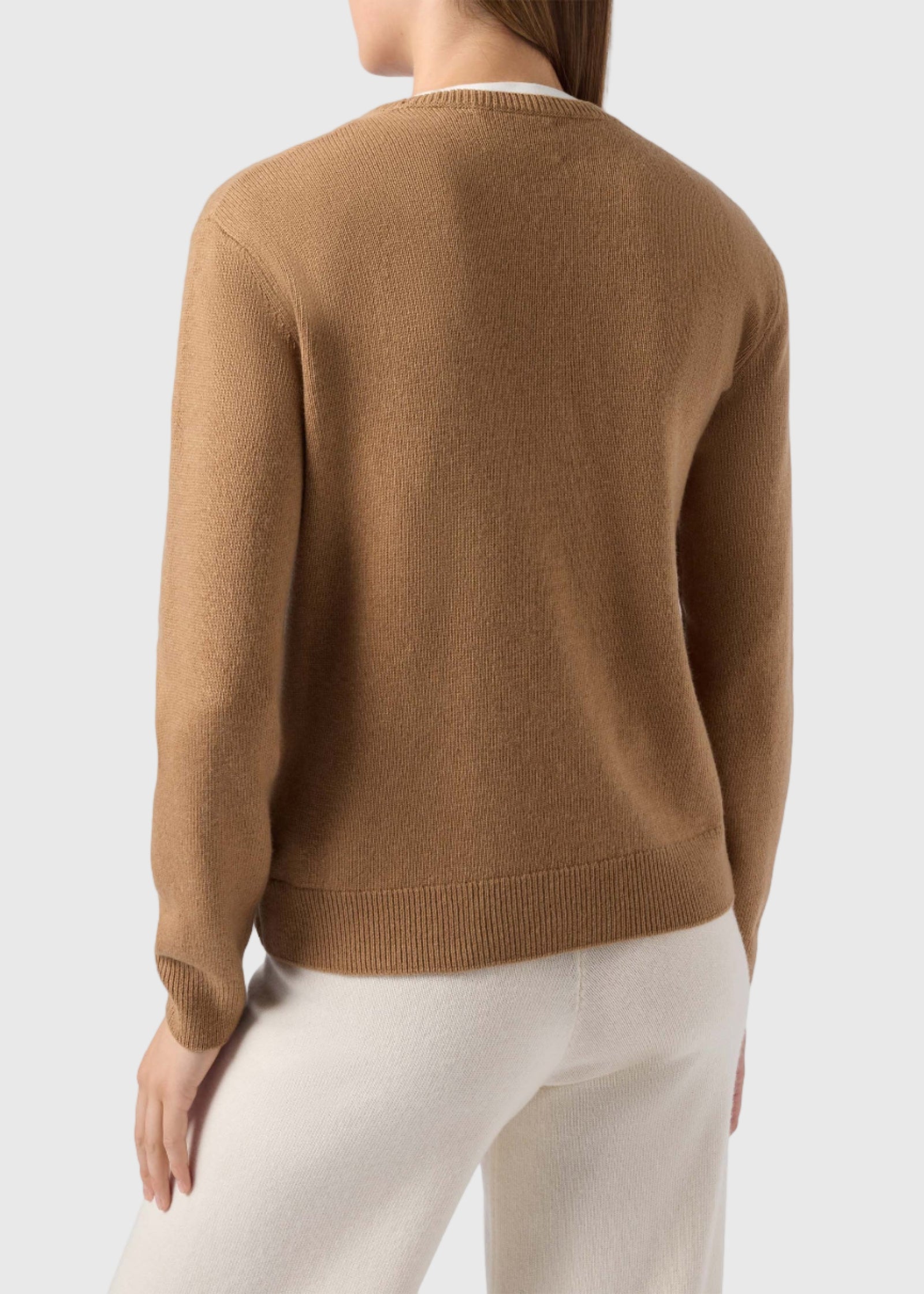 FW25-QUE0010-00435I  NEW QUEEN-SNOOPY WAITING SNOW 19 EMB