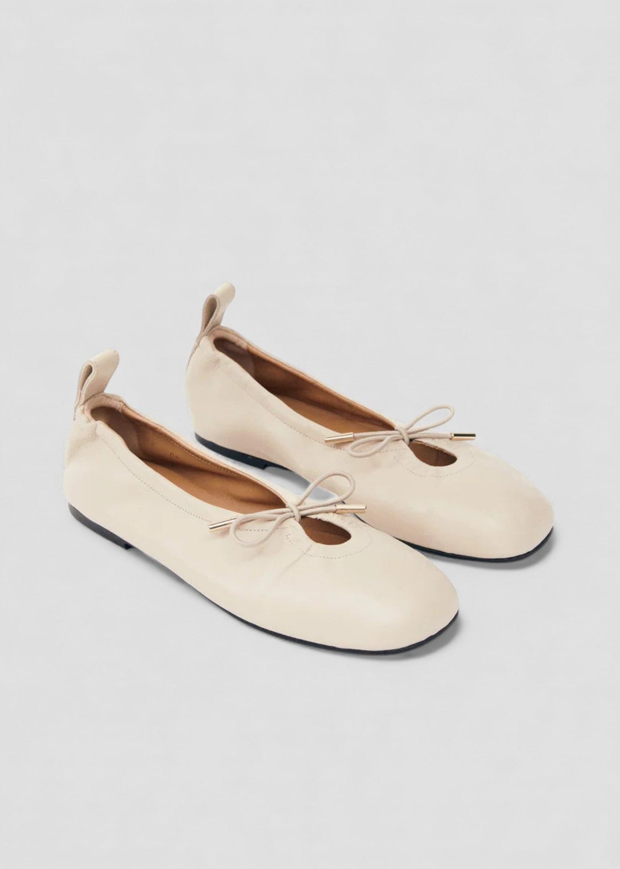 SS26-100303-01. ROSALIND BALLERINA IN PELLE CREMA